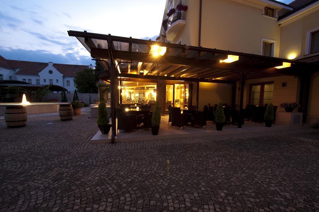 Hotel Princess Леднице Екстериор снимка