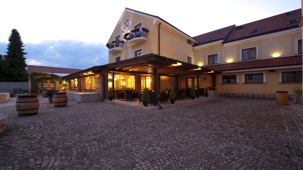 Hotel Princess Леднице Екстериор снимка
